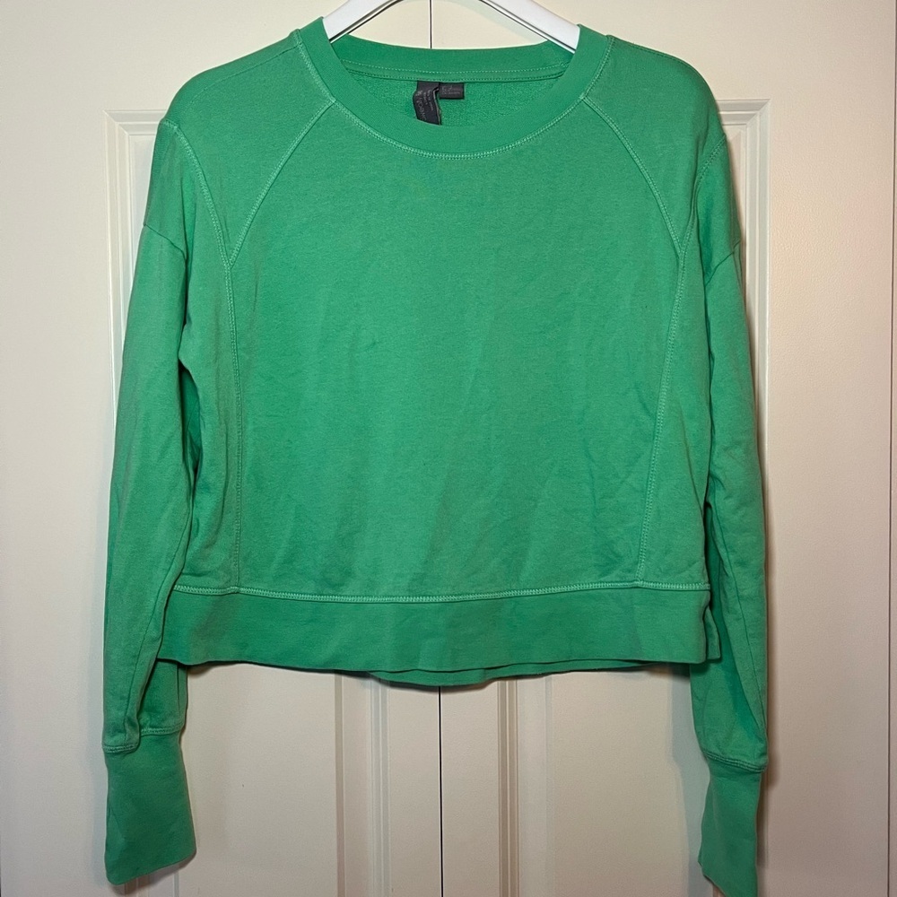 Sweaty Betty women’s after class crop sweatshirt. Size XS.
